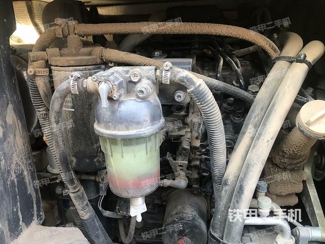 液壓泵艙室正面整體（整機(jī)外觀）