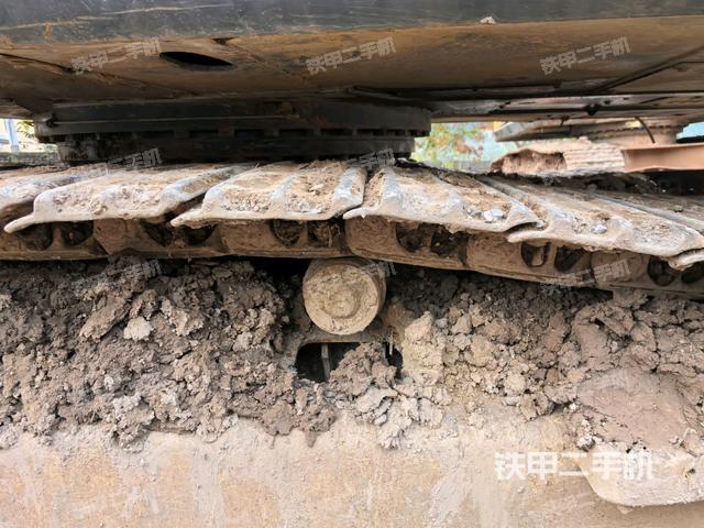 左側(cè)履帶整體?（行走機(jī)構(gòu)）