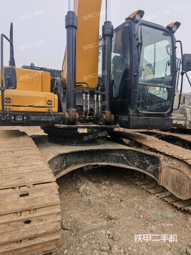 大臂根部?斜視(工作和回轉(zhuǎn)裝置) 大臂根部?斜視(工作和回轉(zhuǎn)裝置)