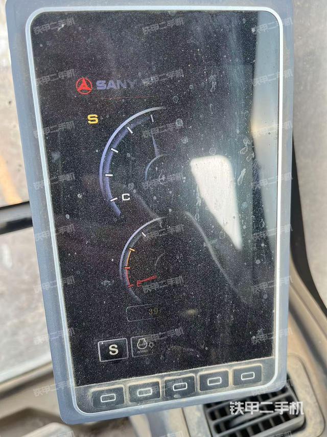 駕駛室整體（整機(jī)外觀）