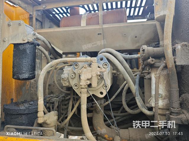 液壓泵艙室正面整體（整機(jī)外觀）