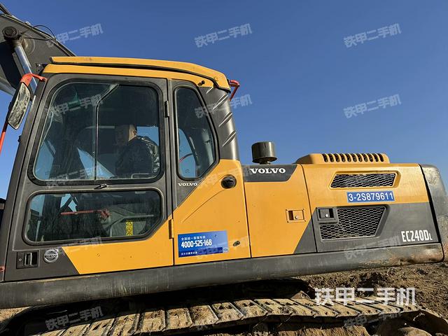 駕駛室頂部（整機外觀）