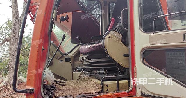 驾驶室整体（整机外观）