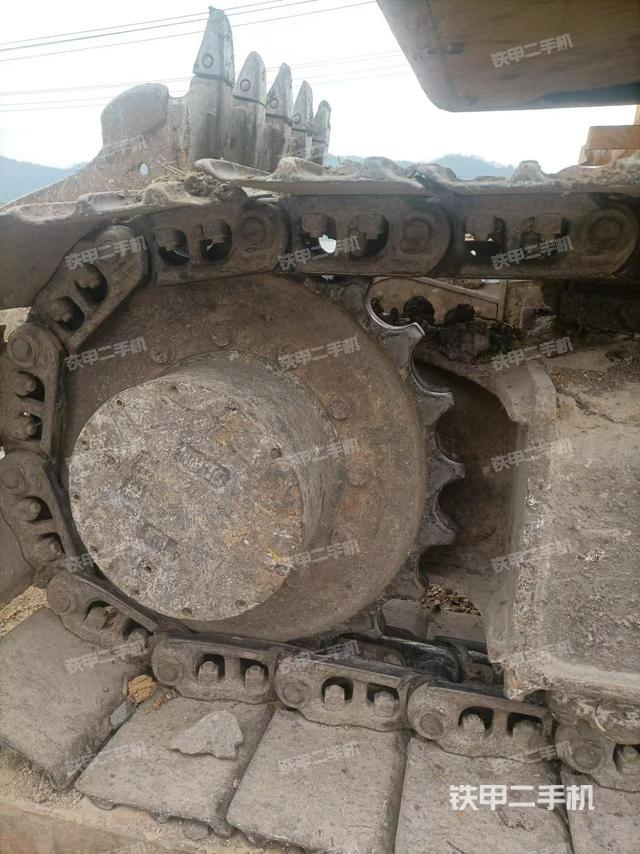 單側(cè)履帶整體（整機(jī)外觀）