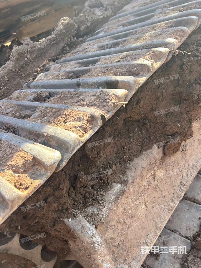 右驅(qū)動(dòng)輪（行走機(jī)構(gòu)）