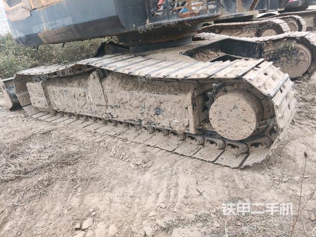 右側(cè)履帶整體?（行走機(jī)構(gòu)）