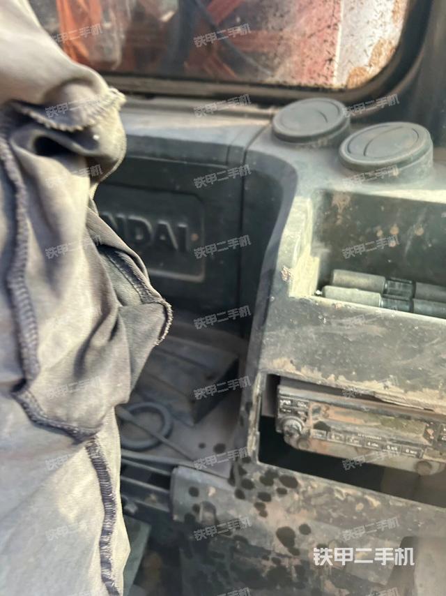 座椅左側(cè)控制臺(tái)/音響/含左手柄（駕駛室部分）