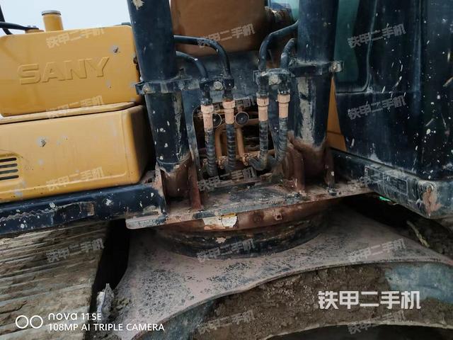 駕駛室整體（整機外觀）