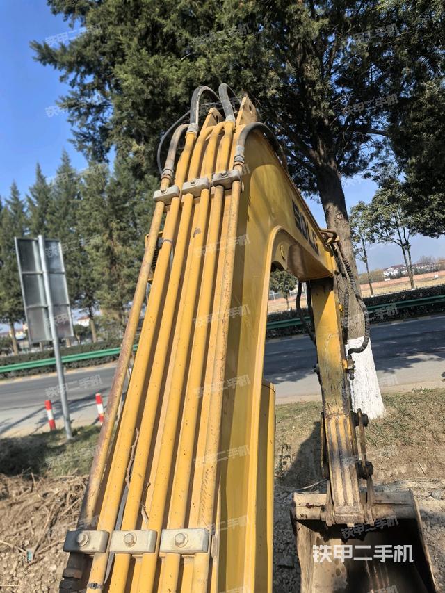 大臂背部俯視(工作和回轉裝置) 大臂背部俯視(工作和回轉裝置)