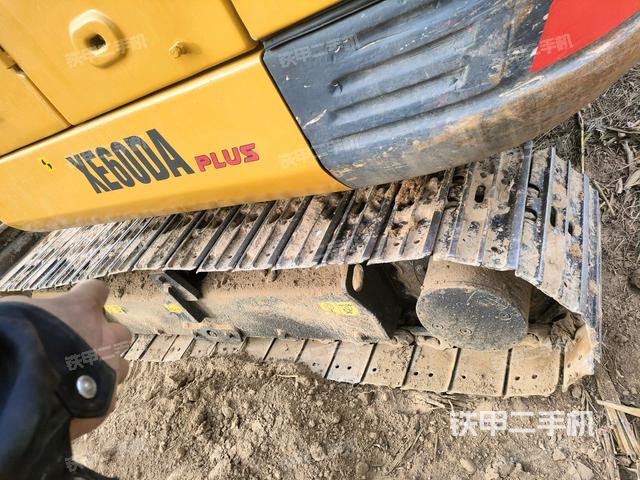 右側(cè)履帶整體?（行走機構(gòu)）