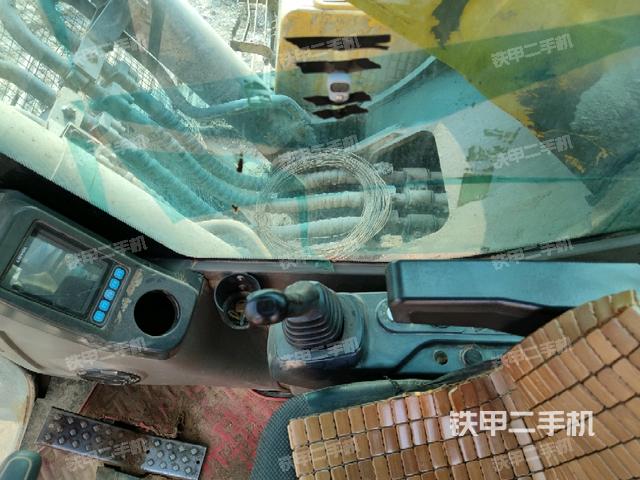 座椅右側(cè)控制臺/鑰匙門/油門/含右手柄(駕駛室部分) 座椅右側(cè)控制臺/鑰匙門/油門/含右手柄(駕駛室部分)