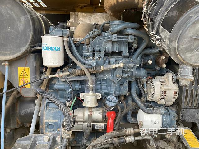 發(fā)動機整體俯視(整機外觀) 發(fā)動機整體俯視(整機外觀)