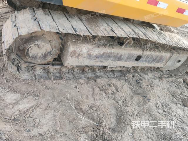 右側(cè)履帶整體?（行走機(jī)構(gòu)）