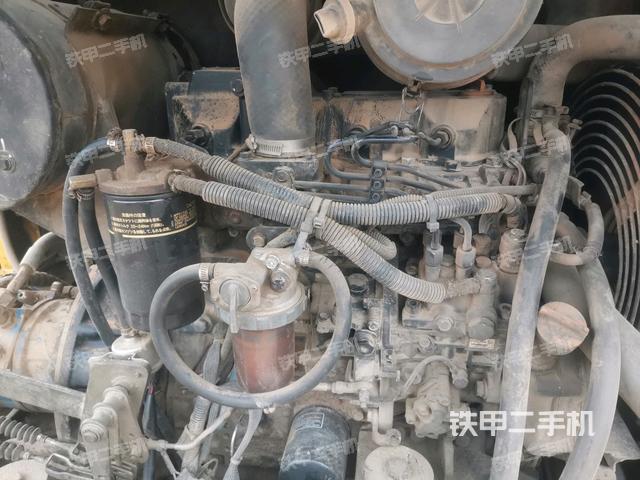 發(fā)動(dòng)機(jī)室（上車部件）