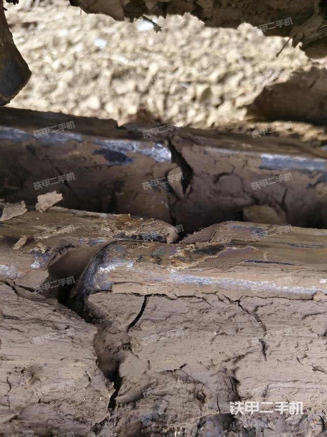 左驅(qū)動(dòng)輪（行走機(jī)構(gòu)）