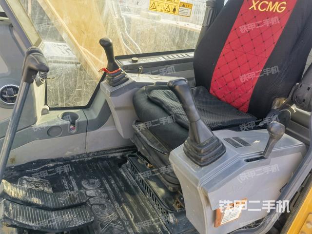 駕駛室整體(整機外觀) 駕駛室整體(整機外觀)