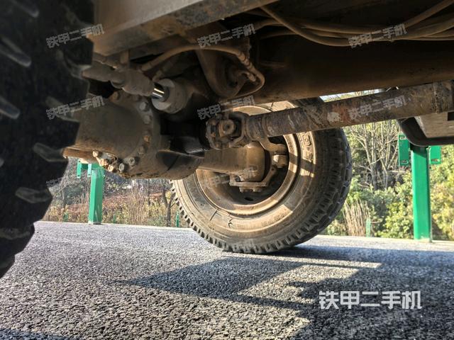 左驅(qū)動(dòng)輪（行走機(jī)構(gòu)）