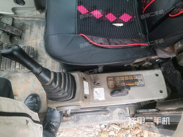 座椅左側(cè)控制臺/音響/含左手柄（駕駛室部分）