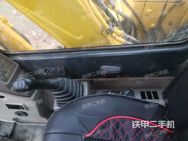 座椅右側(cè)控制臺/鑰匙門/油門/含右手柄（駕駛室部分）