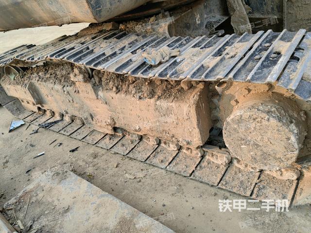 左側(cè)履帶整體?(行走機(jī)構(gòu)) 左側(cè)履帶整體?(行走機(jī)構(gòu))