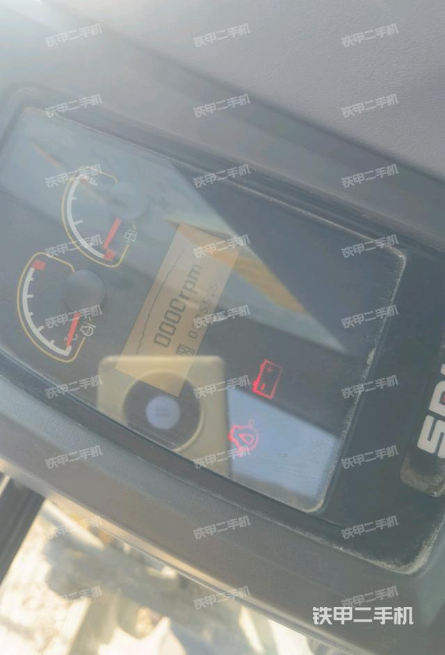 駕駛室整體（整機(jī)外觀）