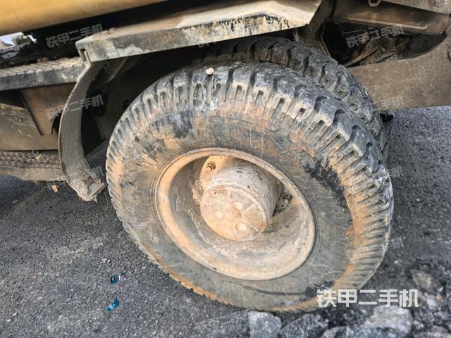 左驅(qū)動(dòng)輪（行走機(jī)構(gòu)）