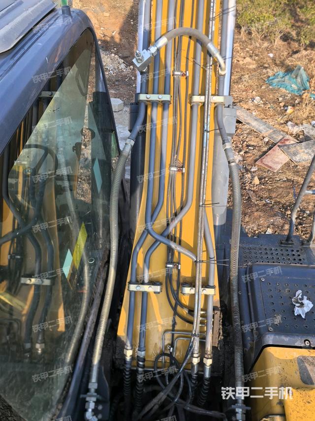 大臂背部俯視（工作和回轉(zhuǎn)裝置）