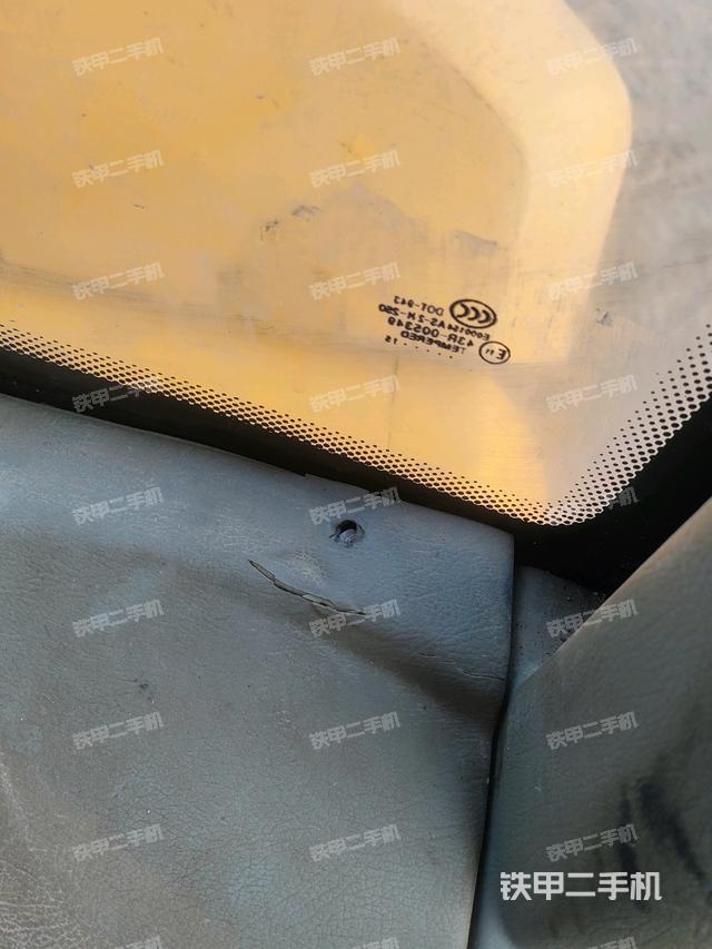 后窗玻璃角標(biāo)（駕駛室部分）