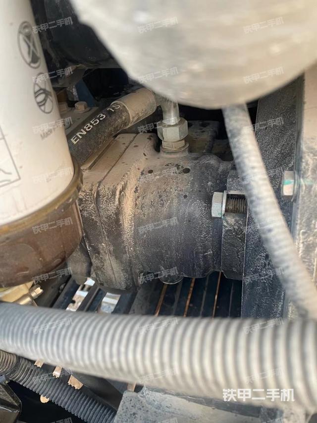 液壓泵艙室正面整體（整機(jī)外觀）