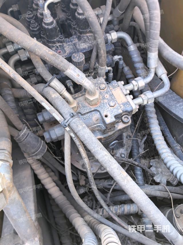 回轉(zhuǎn)馬達(dá)（上車部件）