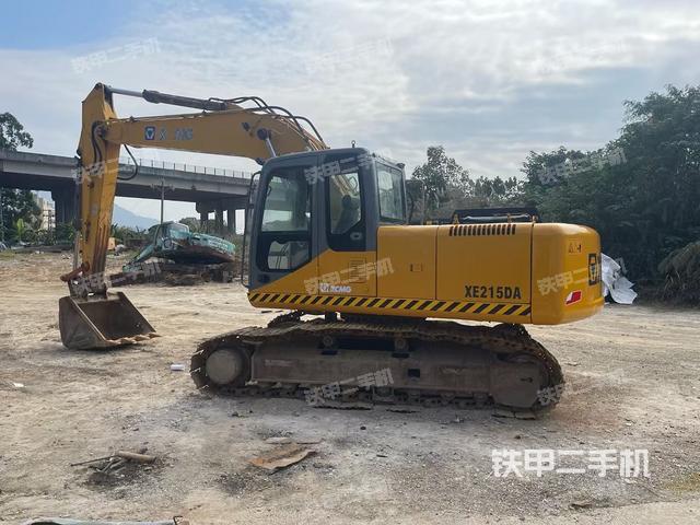 駕駛室整體（整機外觀）