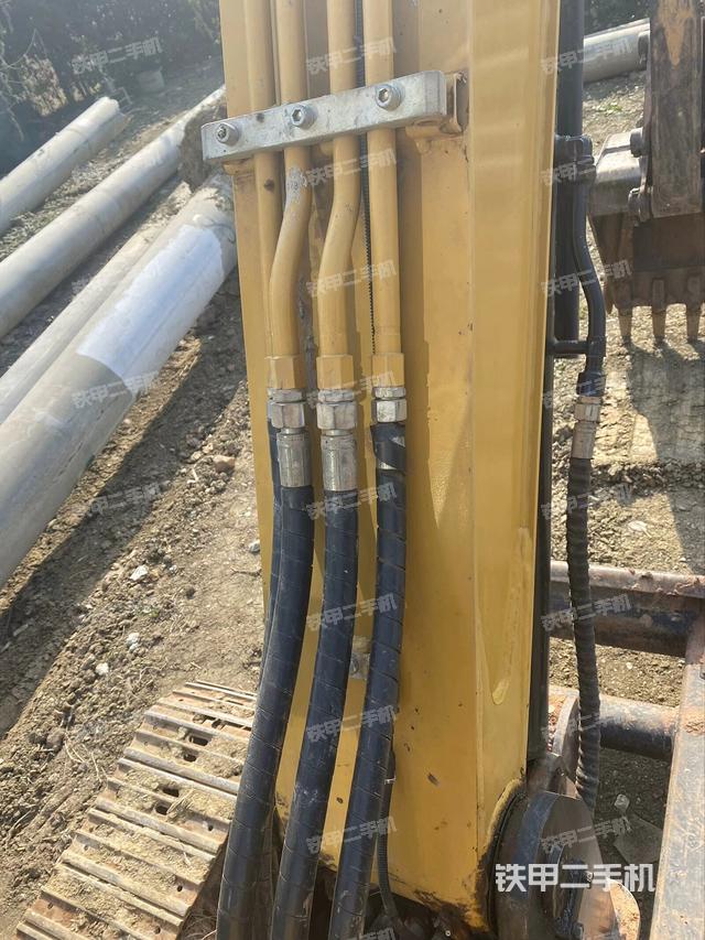 大臂背部俯視（工作和回轉(zhuǎn)裝置）