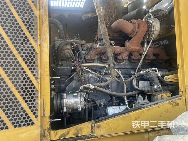 发动机右侧（整机外观及大件）