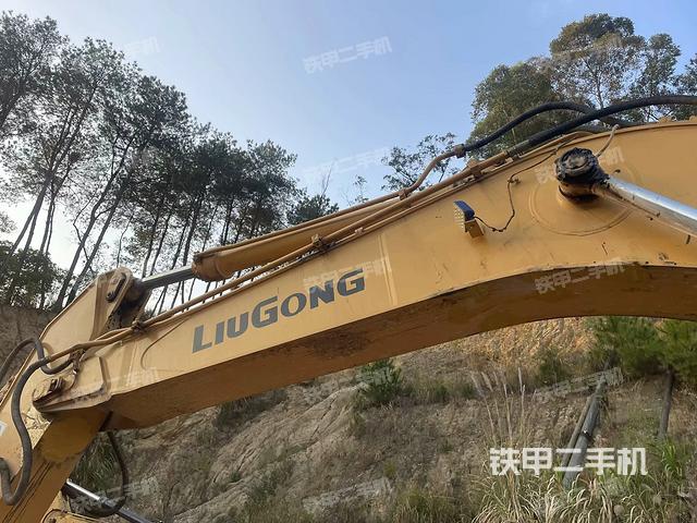 小臂整體左后(工作和回轉(zhuǎn)裝置) 小臂整體左后(工作和回轉(zhuǎn)裝置)