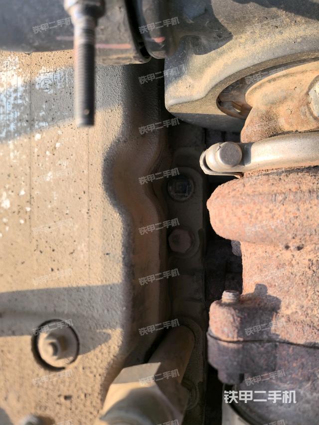 氣門室蓋螺絲特寫（上車部件）