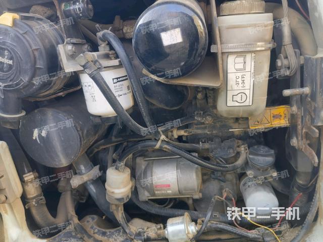 發(fā)動機整體俯視(整機外觀) 發(fā)動機整體俯視(整機外觀)