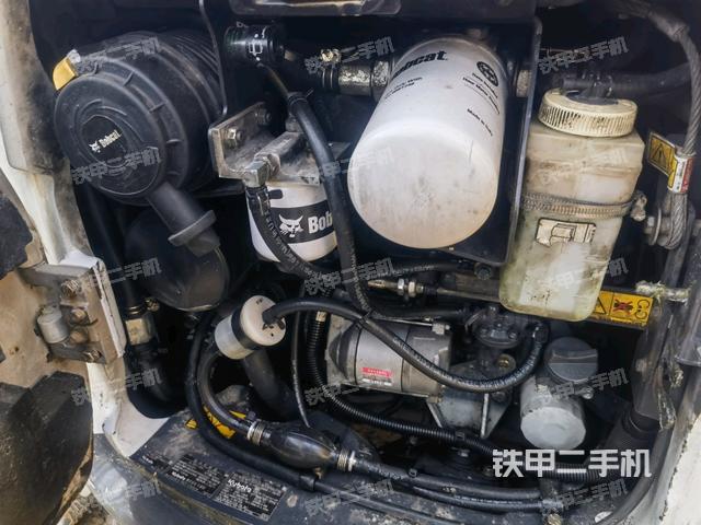 發(fā)動機整體俯視(整機外觀) 發(fā)動機整體俯視(整機外觀)