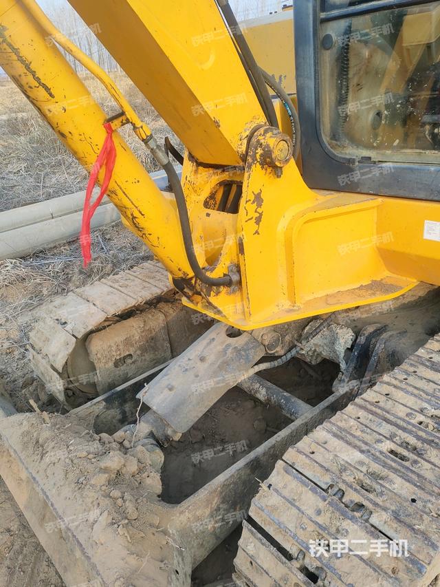 大臂根部?斜（工作和回轉(zhuǎn)裝置）