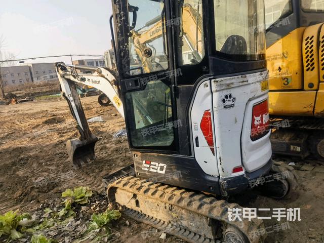單側履帶整體(整機外觀) 單側履帶整體(整機外觀)