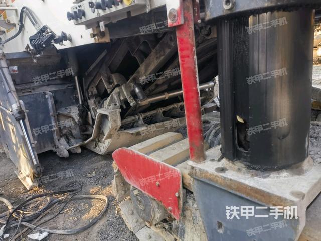 整機(jī)右側(cè)（設(shè)備外觀及核心部件）