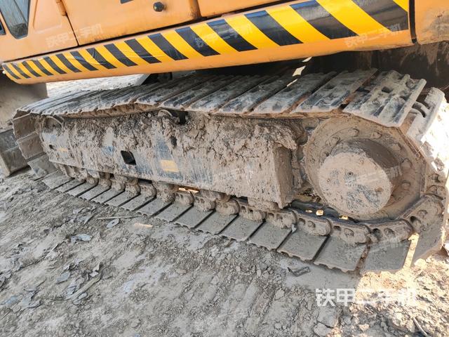 右側(cè)履帶整體?（行走機(jī)構(gòu)）