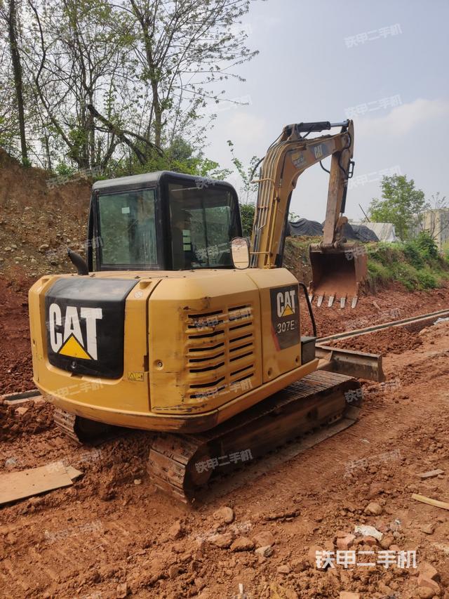 單側(cè)履帶整體（整機(jī)外觀）