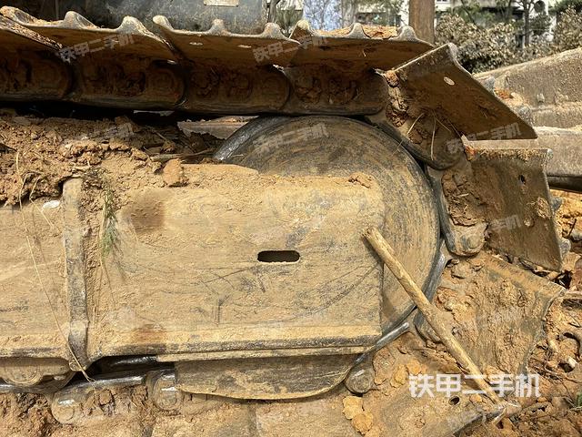 左側(cè)履帶整體?(行走機(jī)構(gòu)) 左側(cè)履帶整體?(行走機(jī)構(gòu))