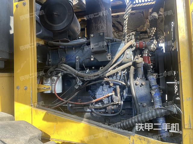 发动机左侧（整机外观及大件）