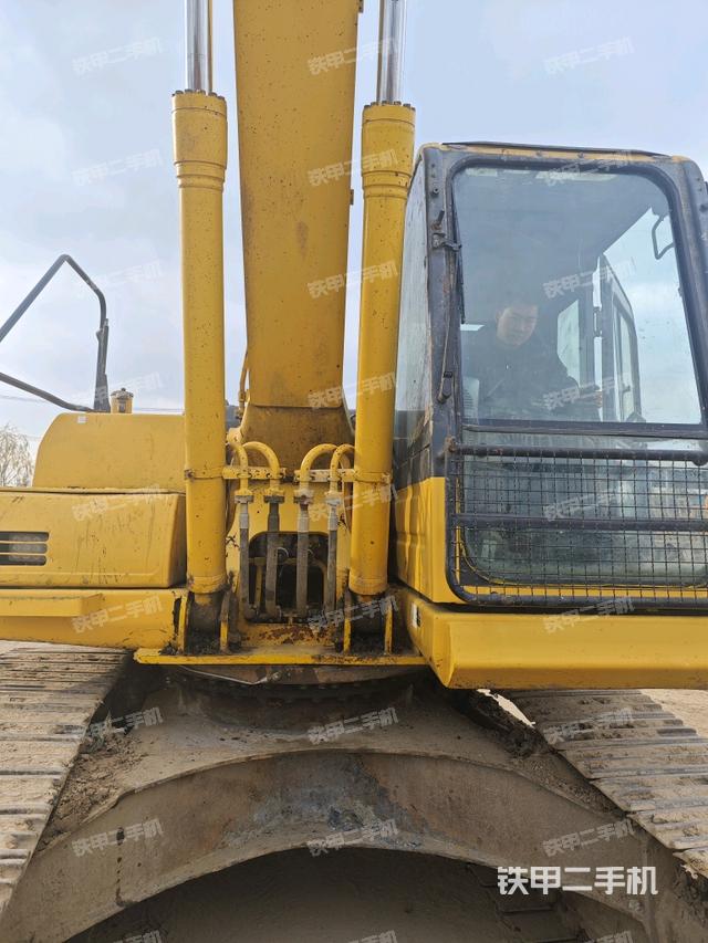 大臂油缸整體?豎拍（工作和回轉(zhuǎn)裝置）