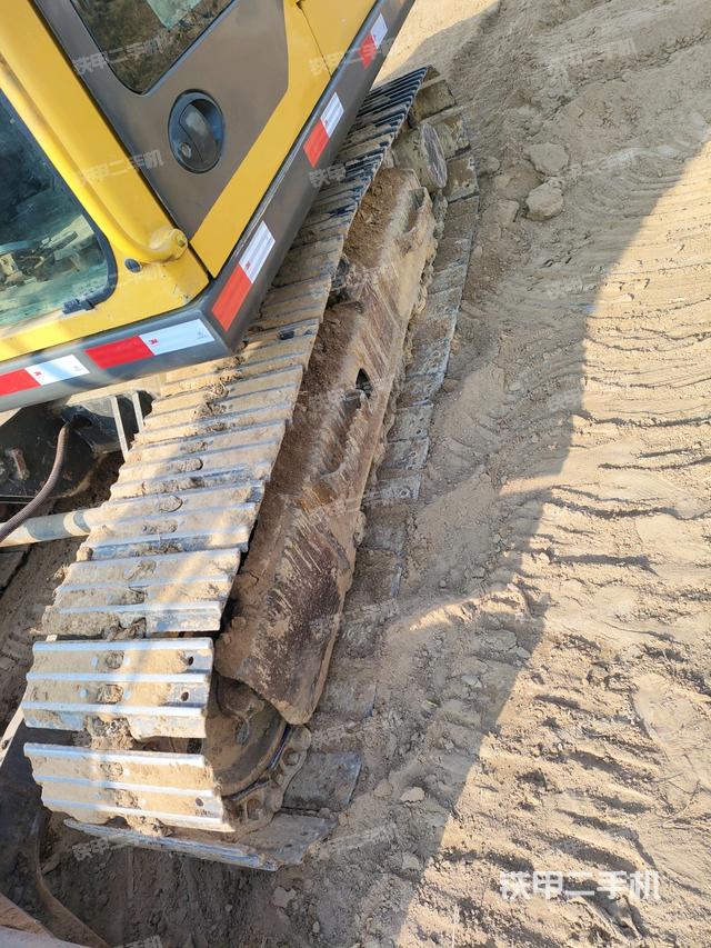 單側(cè)履帶整體（整機(jī)外觀）