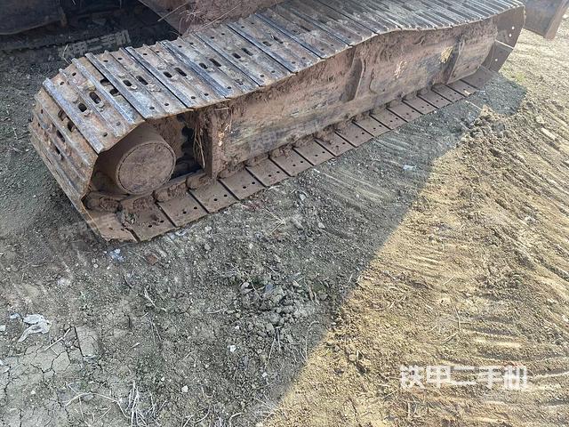 右側(cè)履帶整體?（行走機(jī)構(gòu)）