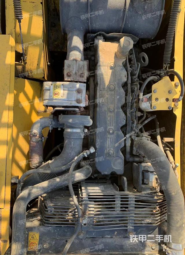 發(fā)動(dòng)機(jī)室（上車部件）