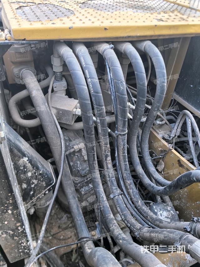 回轉(zhuǎn)馬達(dá)（上車部件）