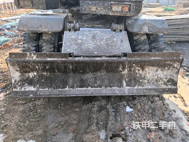 轉(zhuǎn)盤和下車架正前（工作和回轉(zhuǎn)裝置）